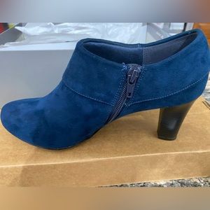 Aubrey Lynn Blue Suede Bootie, 9 1/2, 3 inch heel, Al Alana style, new in box